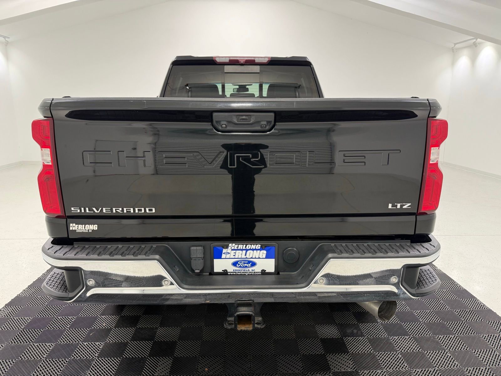 Used 2021 Chevrolet Silverado 2500 LTZ w/ LTZ Plus Package image 6