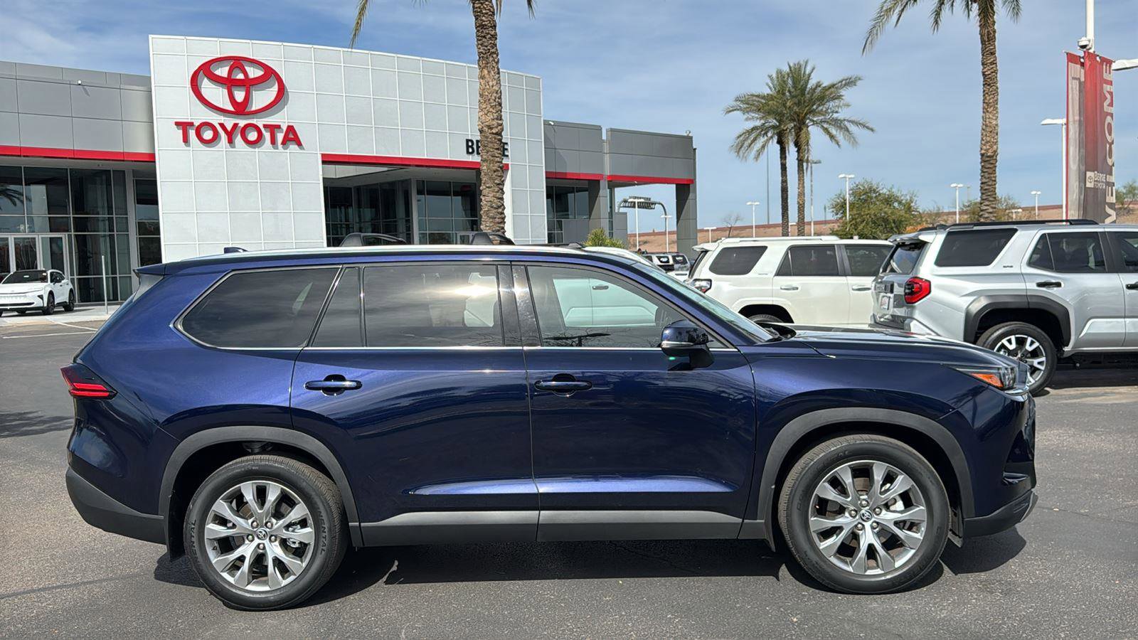 Used 2025 Toyota Grand Highlander FWD image 8