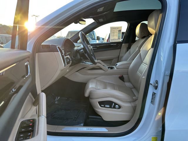 Used 2021 Porsche Cayenne Coupe image 19
