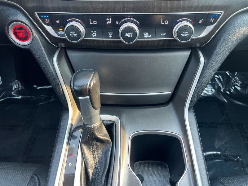Used 2018 Honda Accord Touring image 18