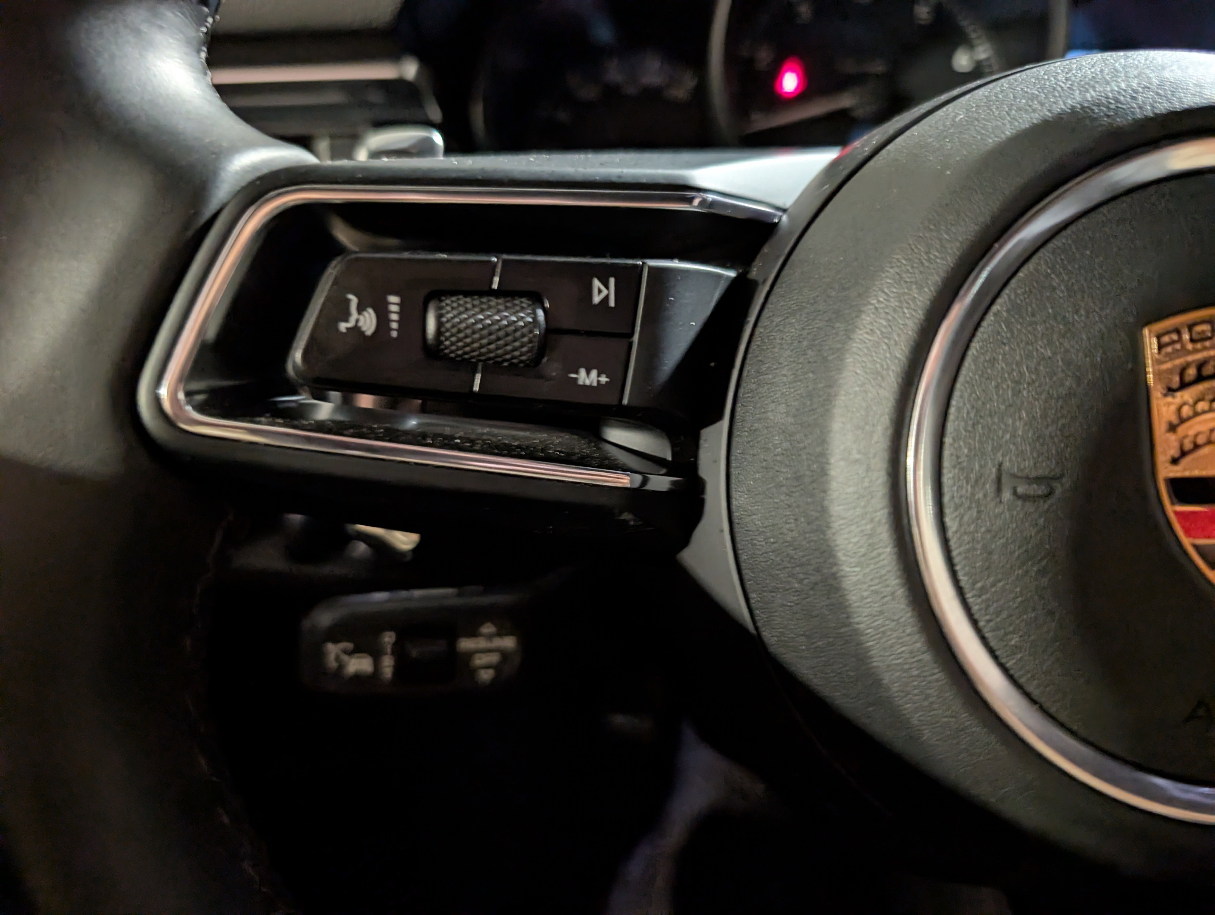 Used 2024 Porsche Macan image 28