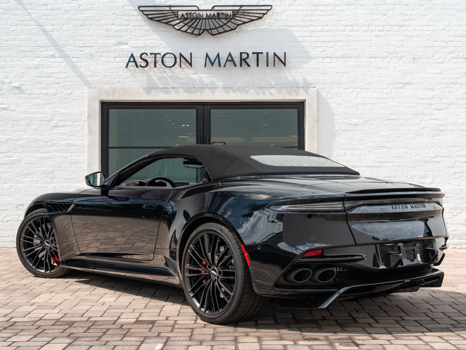 Used 2023 Aston Martin DBS Superleggera Volante RWD image 41