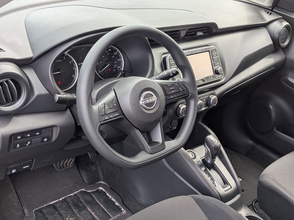Used 2025 Nissan Kicks Play S FWD image 10