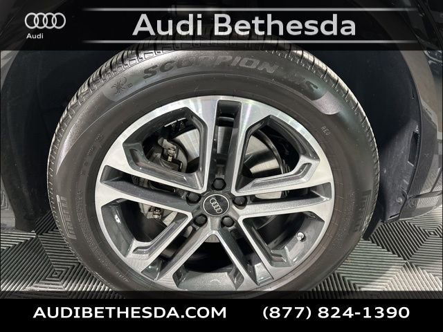 Certified 2025 Audi Q5 2.0T Premium Plus w/ Premium Plus image 9