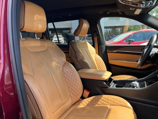 Used 2024 Jeep Grand Cherokee L Summit w/ High Altitude Package AWD/4WD image 32