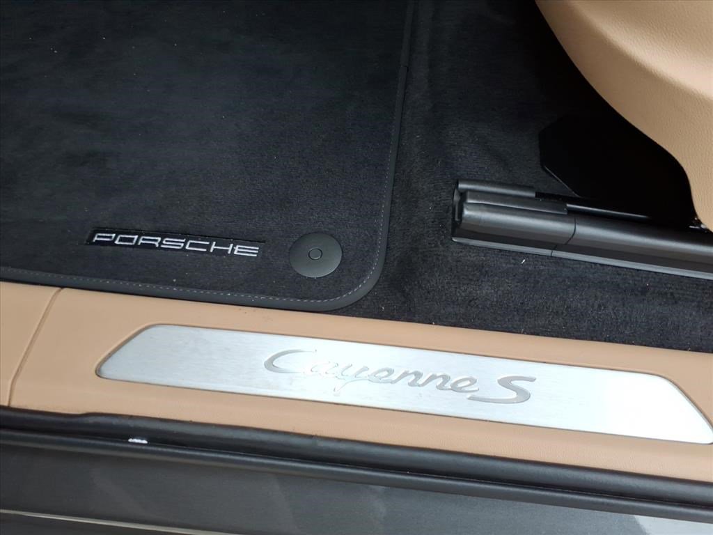 Used 2023 Porsche Cayenne S image 19