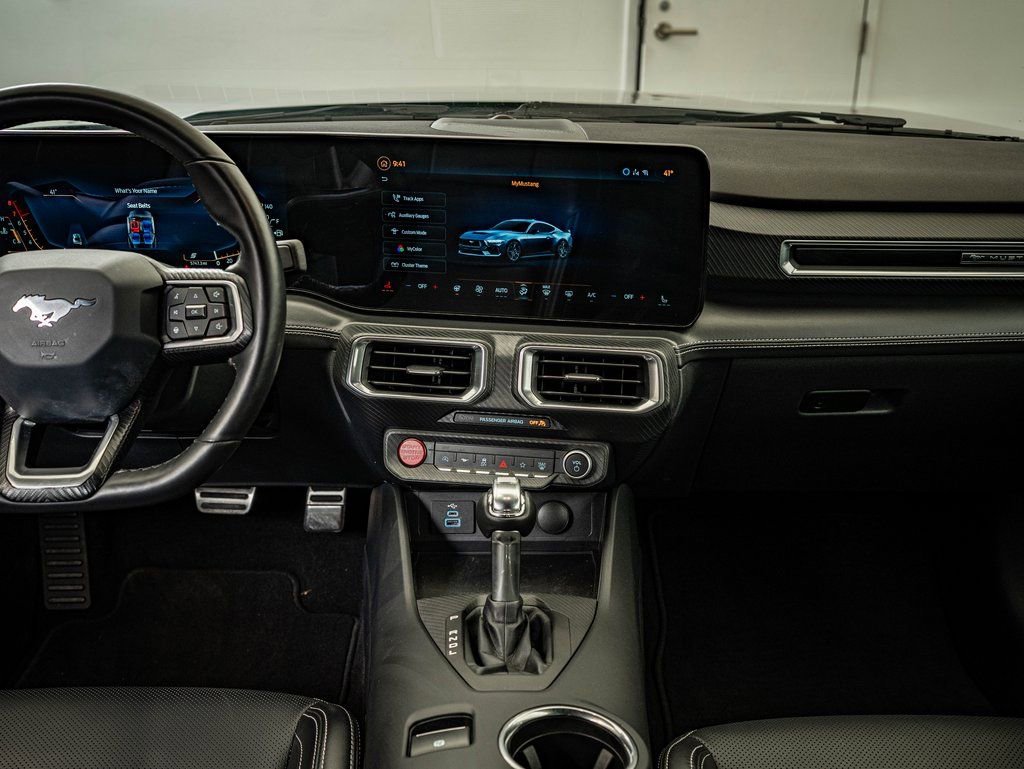 Used 2025 Ford Mustang Premium image 34