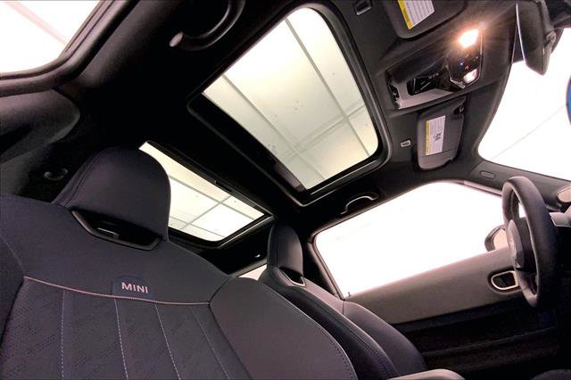Used 2025 MINI Cooper S image 26