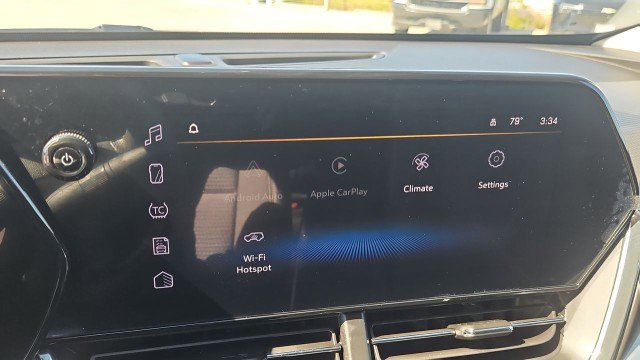 Used 2025 Chevrolet Trax LT w/ Sunroof Package FWD image 13