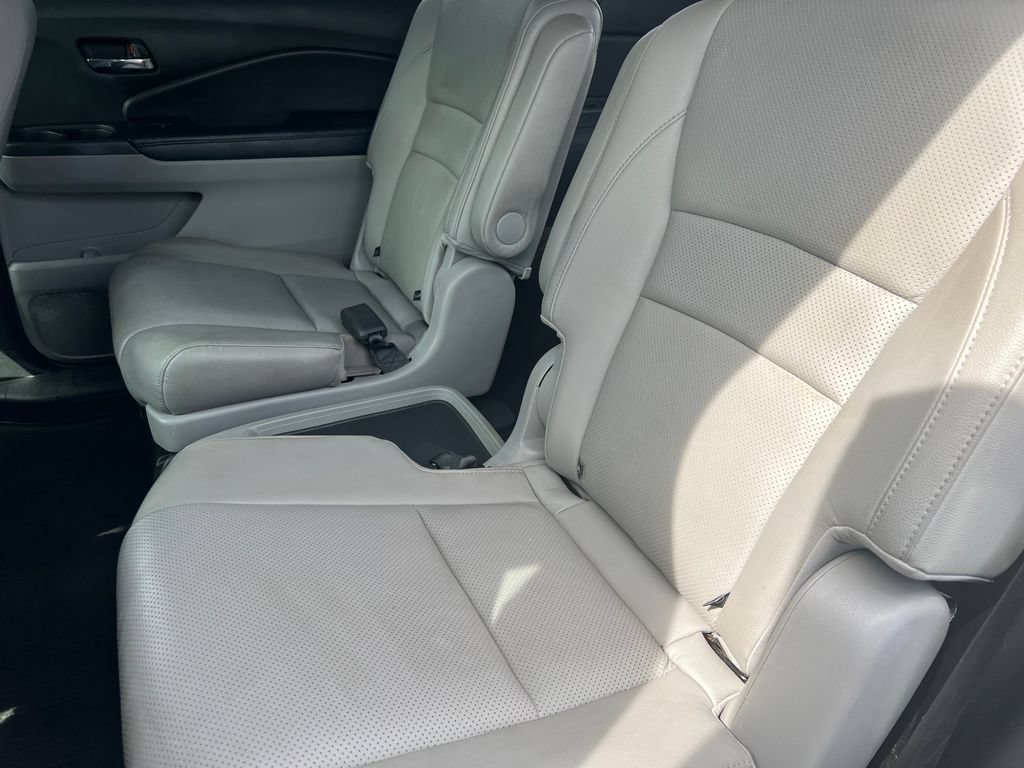 Used 2017 Honda Pilot Elite image 15