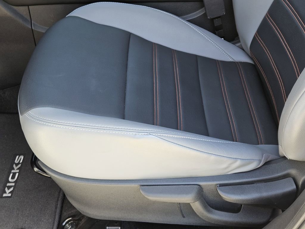 Used 2023 Nissan Kicks SR w/ SR Premium Package FWD image 18