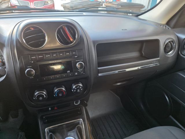 Used 2014 Jeep Patriot Sport AWD/4WD image 16