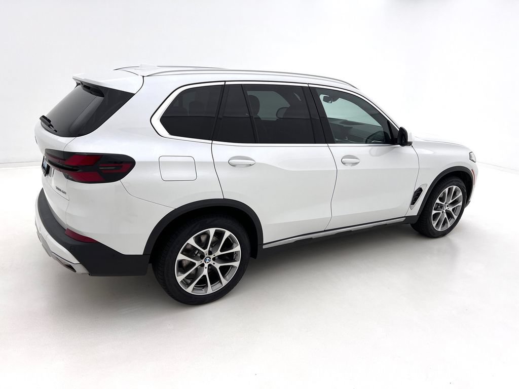 Certified 2024 BMW X5 xDrive40i w/ Parking Assistance Package AWD/4WD image 6