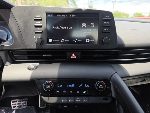 Used 2025 Hyundai Elantra Sport FWD image 23