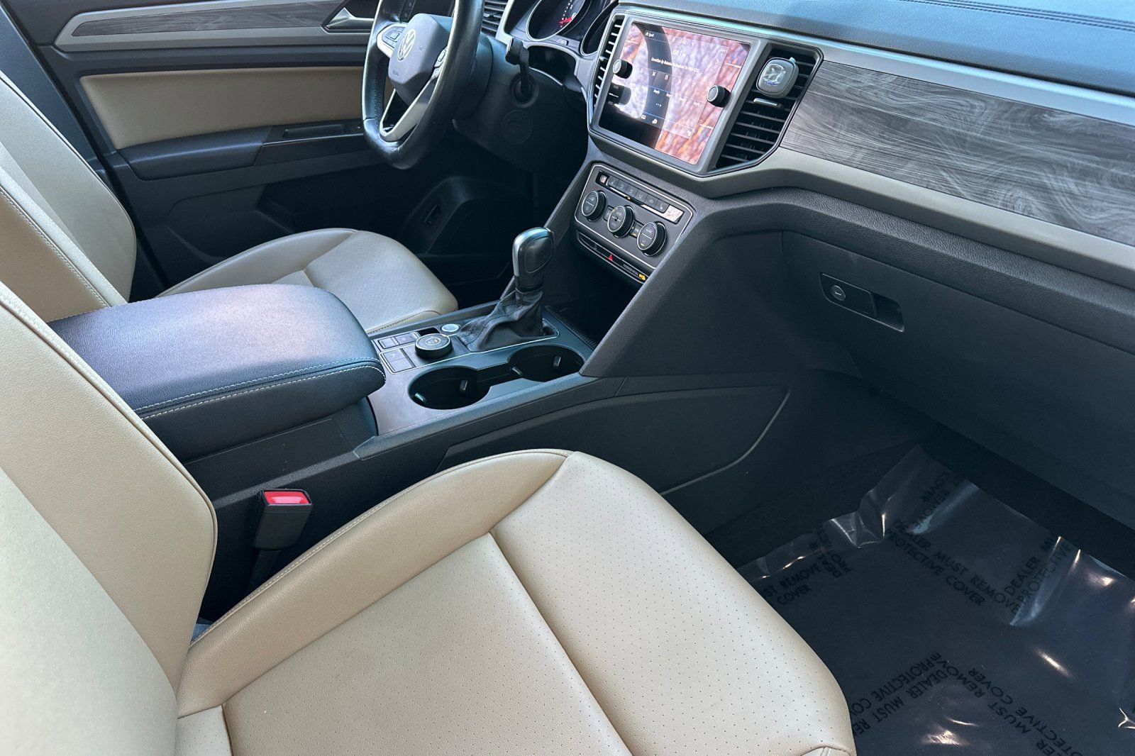 Used 2020 Volkswagen Atlas Cross Sport SE w/ Panoramic Sunroof Package image 18