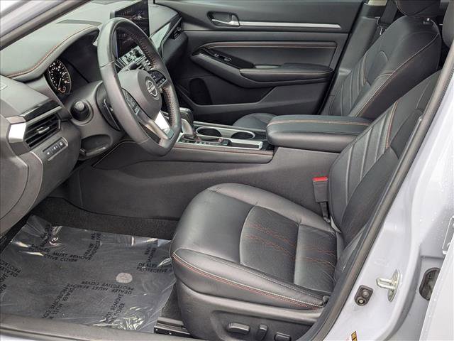 Used 2023 Nissan Altima 2.5 SR w/ SR Premium Package image 16