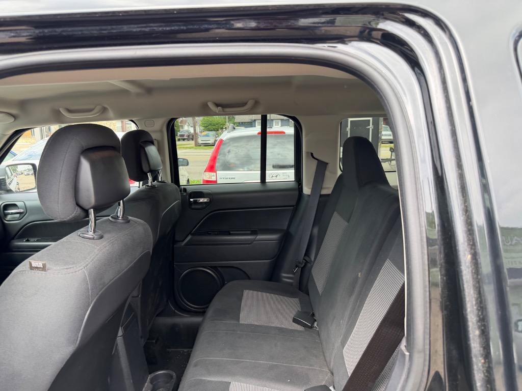 Used 2014 Jeep Patriot Latitude AWD/4WD image 13
