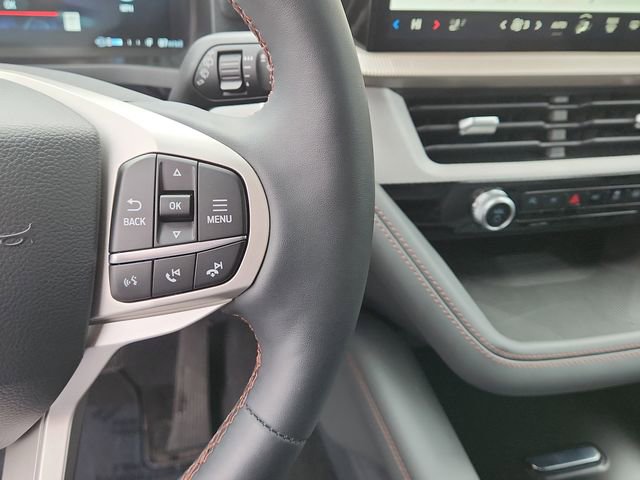 Used 2025 Ford Explorer Active w/ Active Comfort Package image 17
