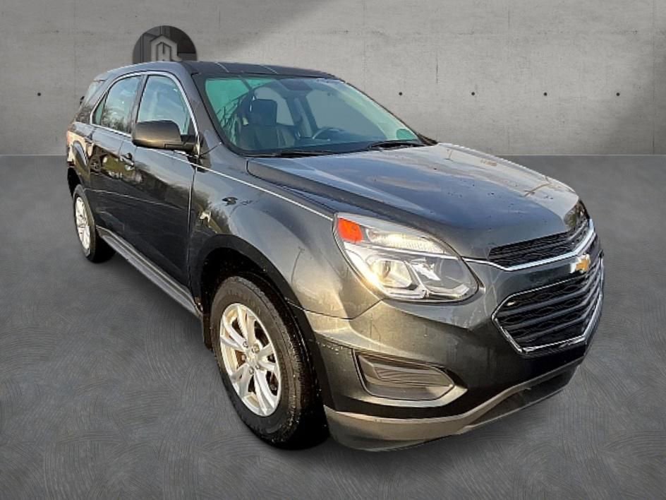 Used 2017 Chevrolet Equinox LS image 3