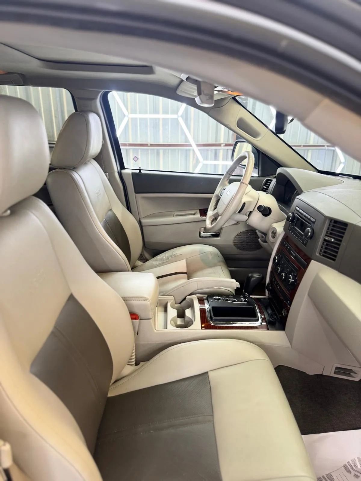 Used 2007 Jeep Grand Cherokee Limited image 35