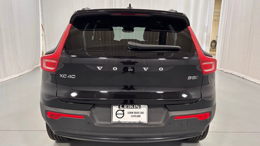 Certified 2025 Volvo XC40 B5 Plus image 10