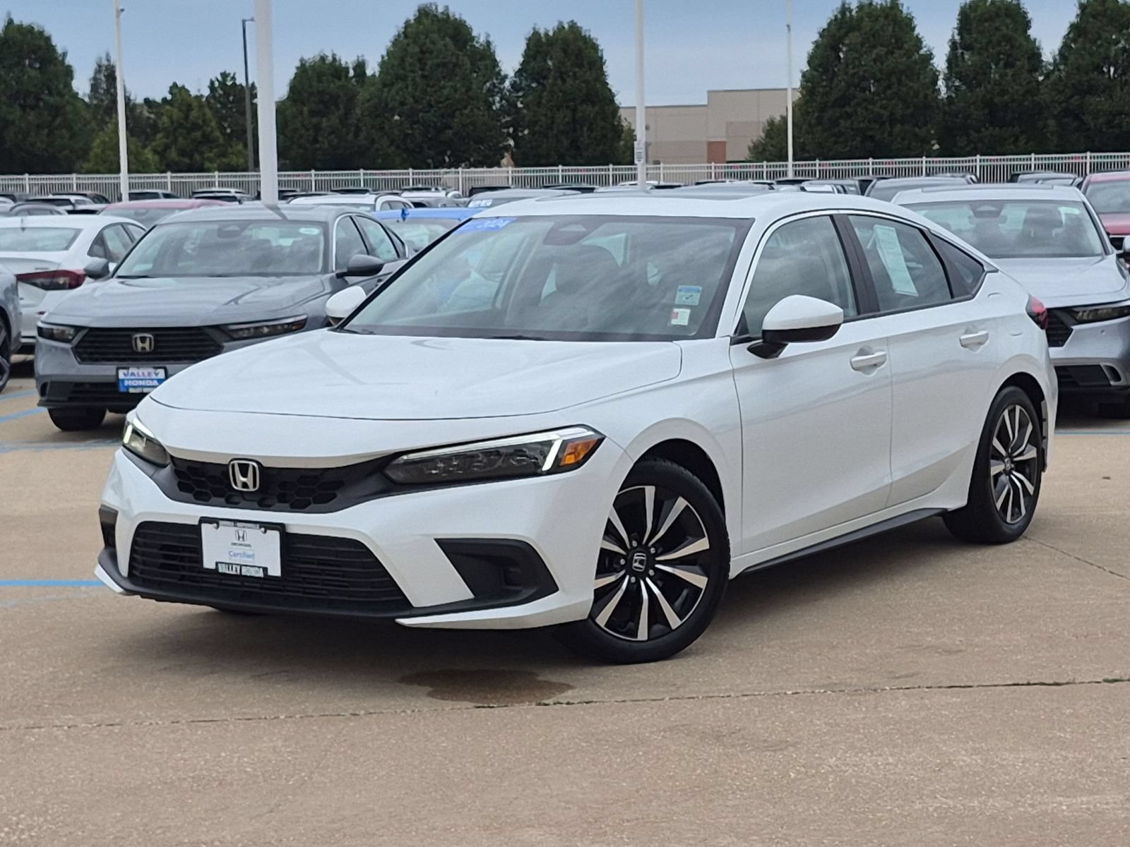 Certified 2024 Honda Civic EX-L image 2