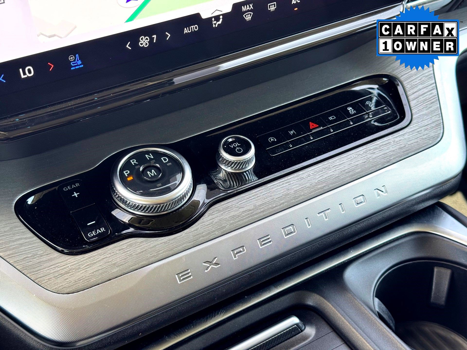 Used 2025 Ford Expedition Platinum AWD/4WD image 32