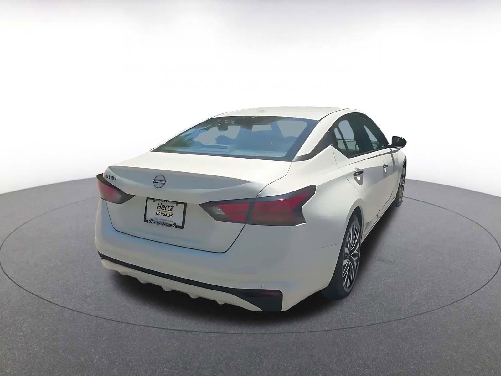 Used 2025 Nissan Altima 2.5 SV FWD image 15