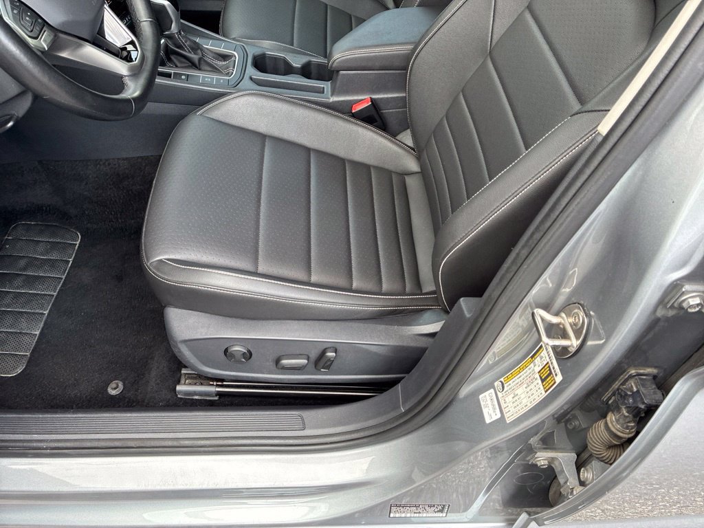 Used 2024 Volkswagen Jetta SE FWD image 16