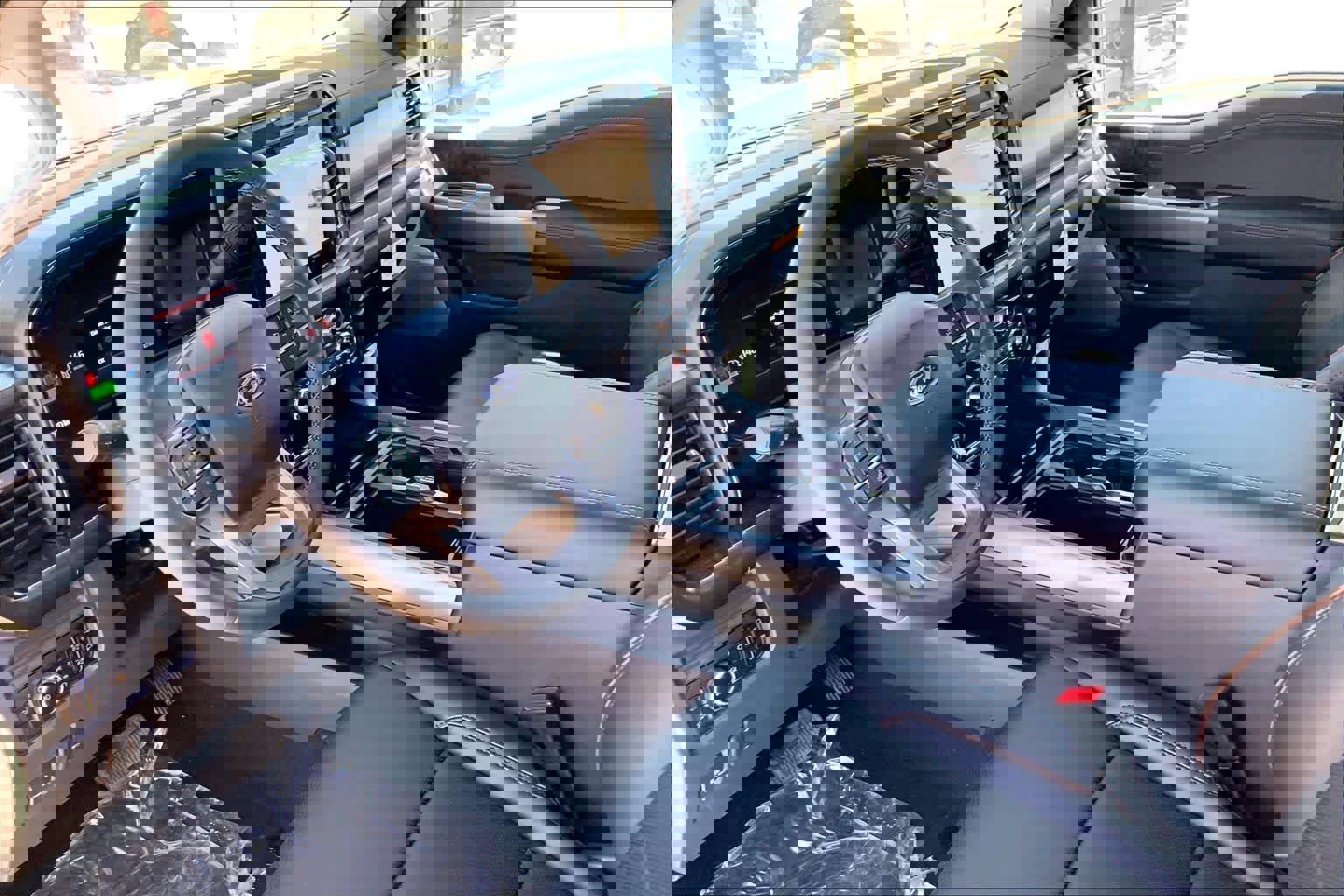 New 2026 Ford F250 Lariat w/ Chrome Package image 8