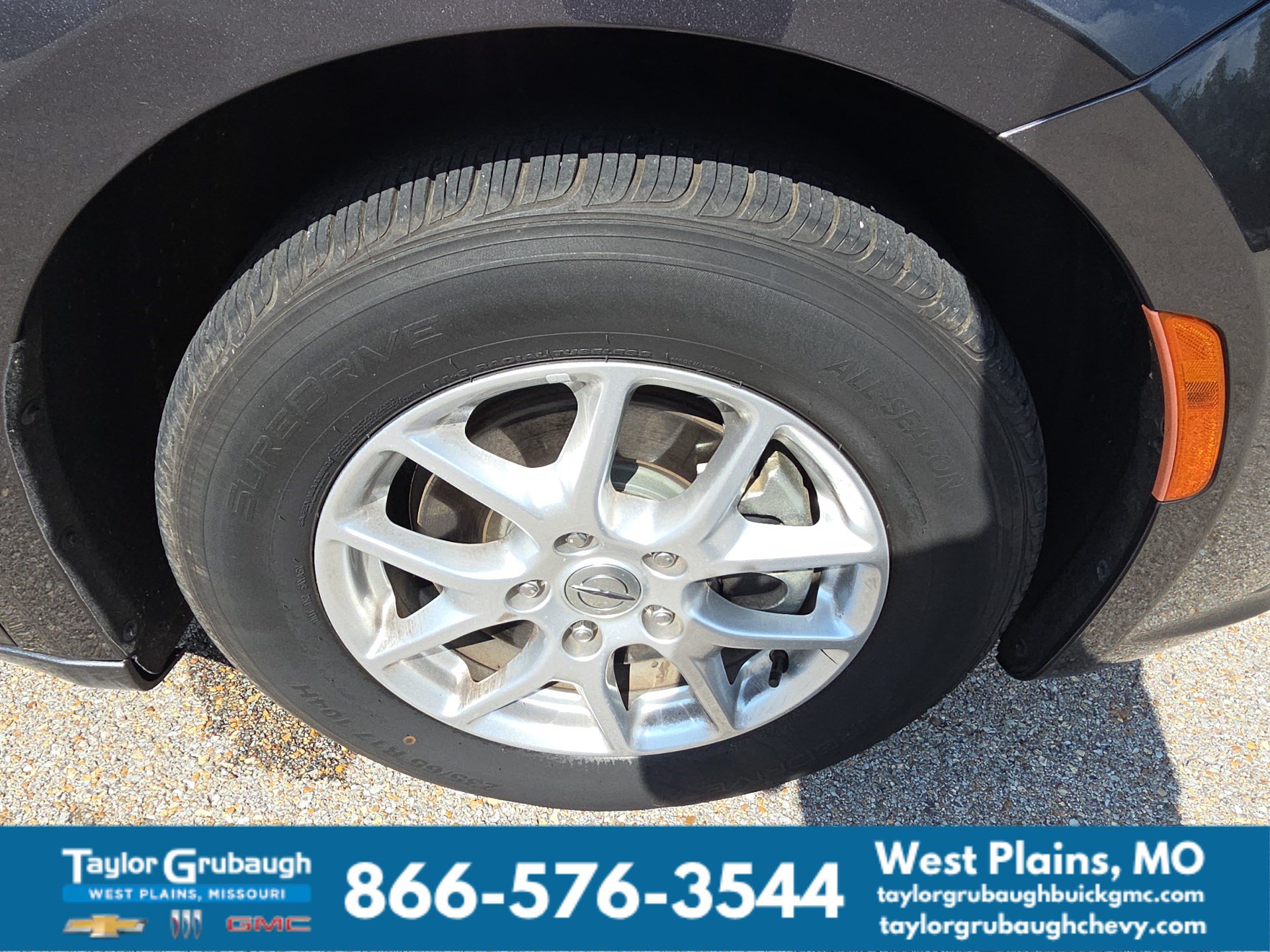 Used 2023 Chrysler Pacifica Touring-L FWD image 10