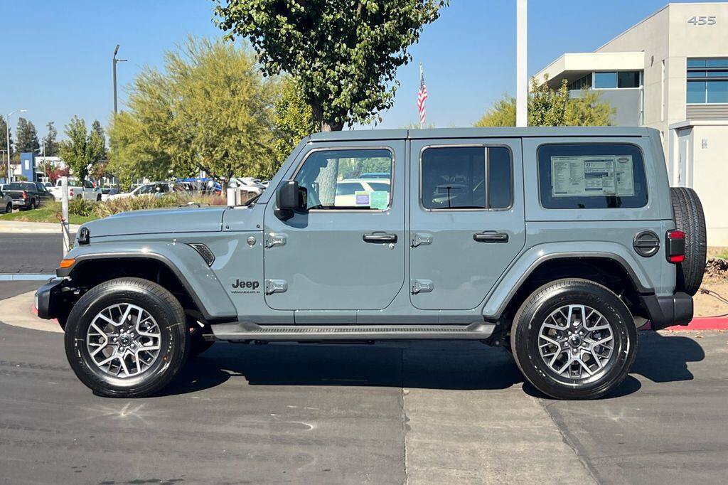 New 2026 Jeep Wrangler Unlimited Sahara AWD/4WD image 7