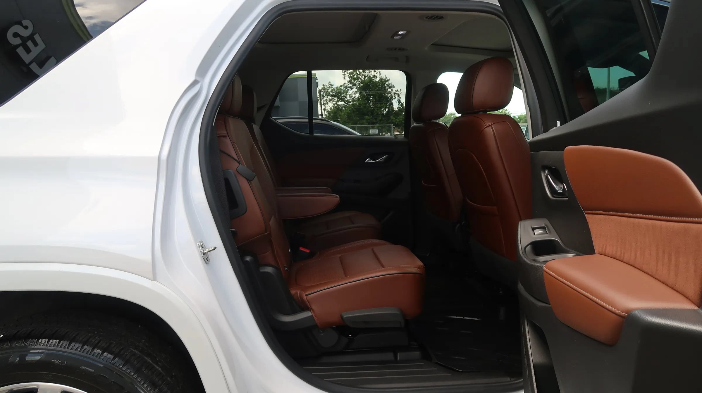 Used 2021 Chevrolet Traverse High Country FWD image 24