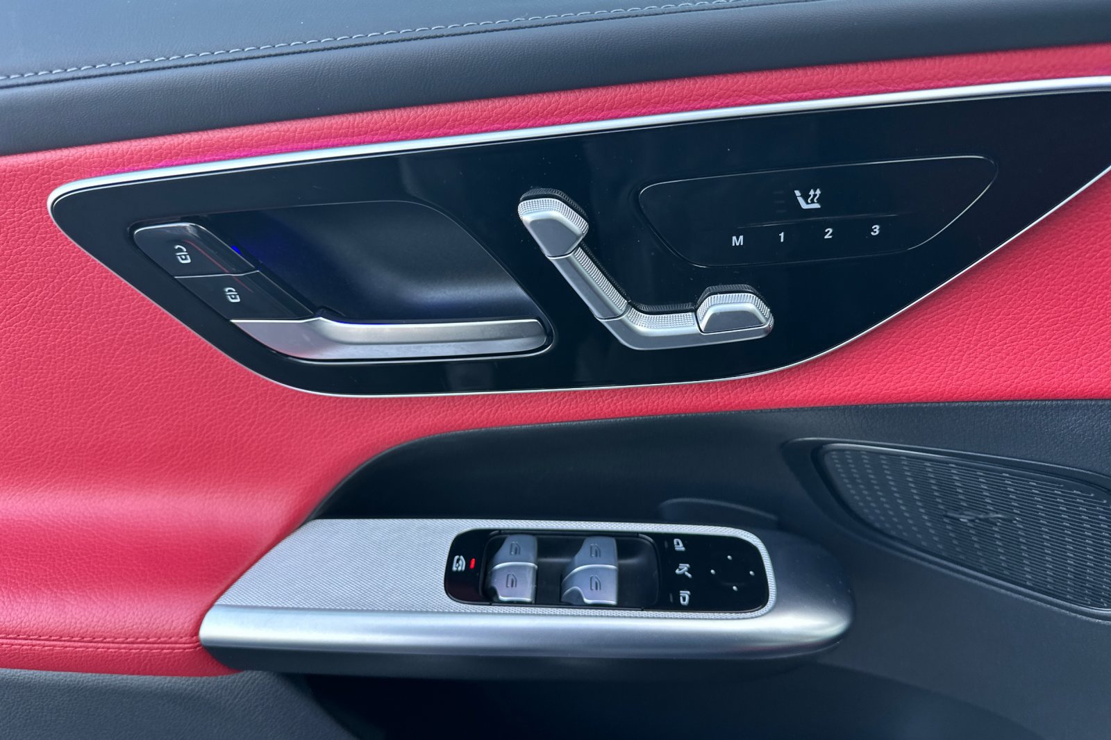 Used 2024 Mercedes-Benz GLC 43 AMG 4MATIC image 11