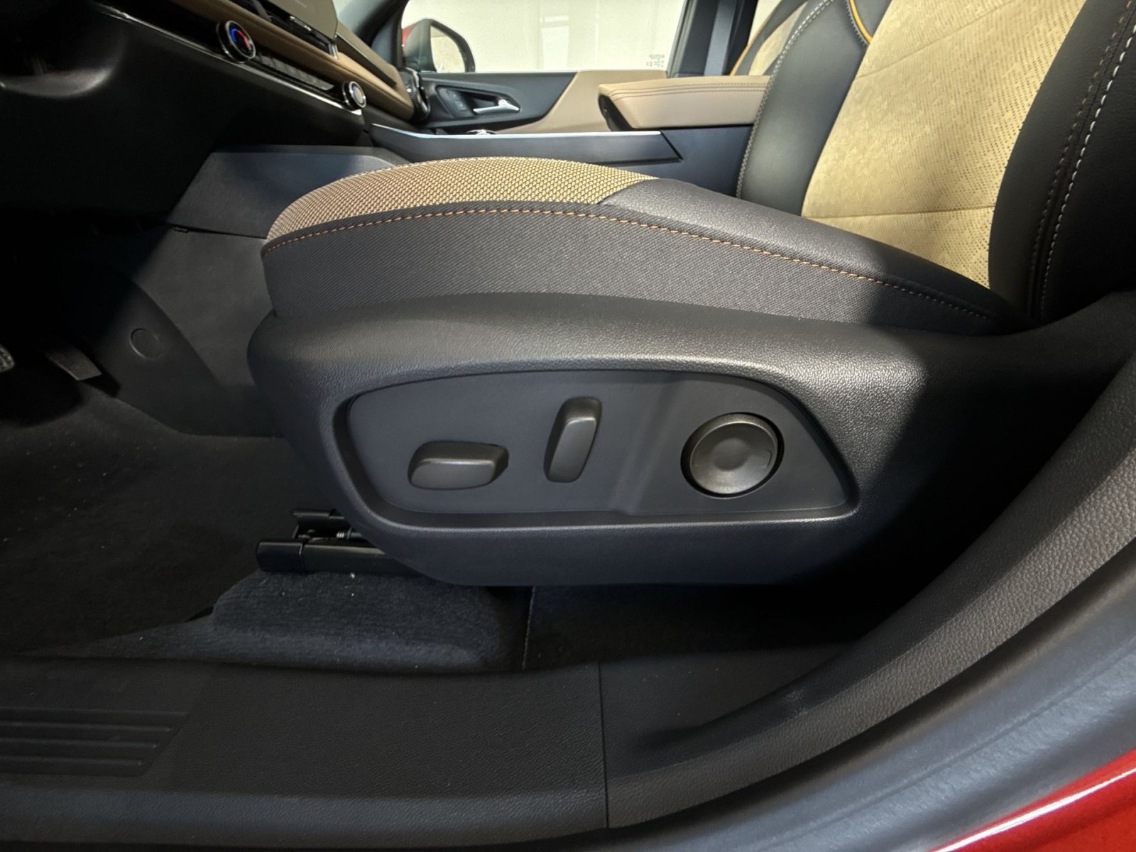 New 2026 Chevrolet Equinox ACTIV FWD image 14