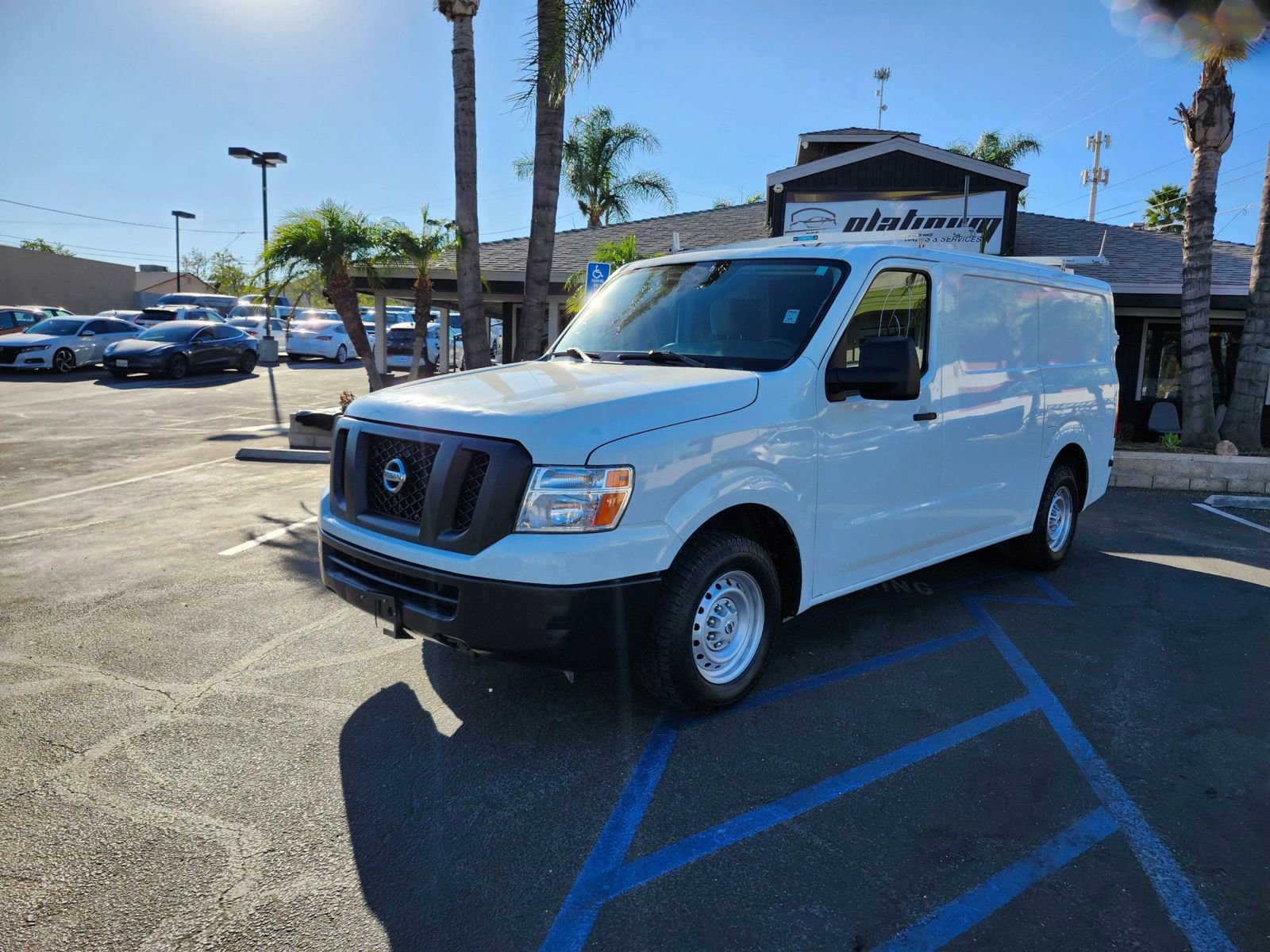 Used 2018 Nissan NV 2500 S image 3