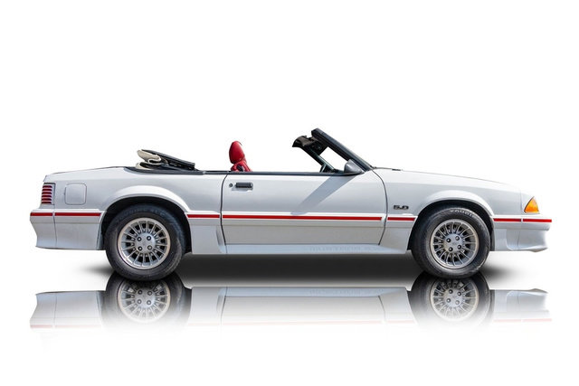 Used 1987 Ford Mustang GT RWD image 2