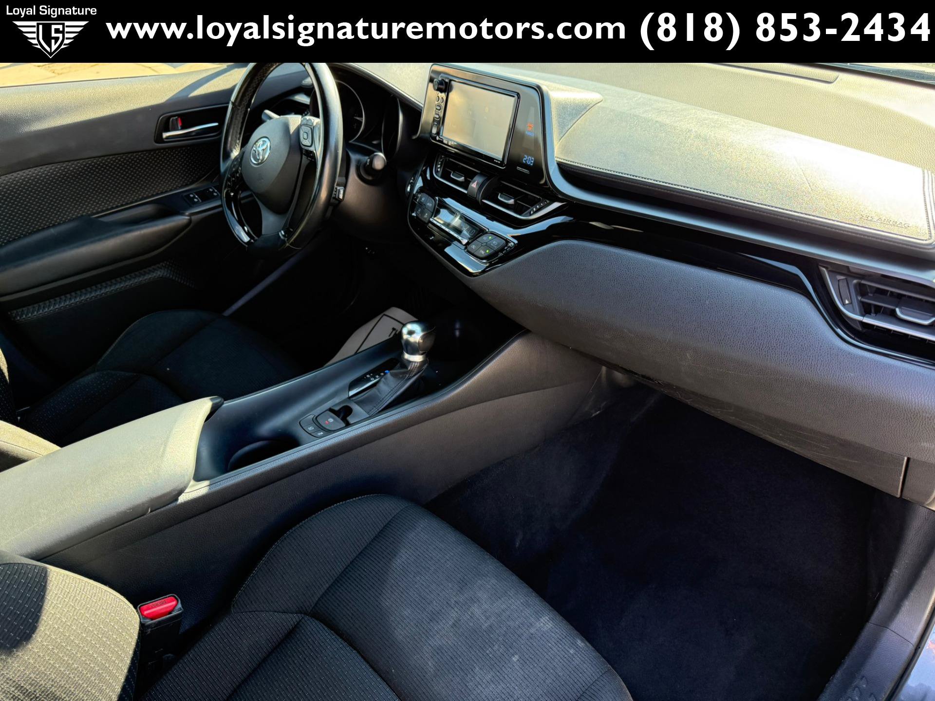 Used 2018 Toyota C-HR XLE FWD image 28