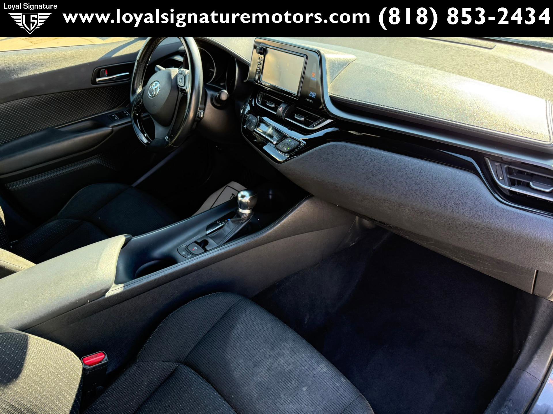 Used 2018 Toyota C-HR XLE image 28