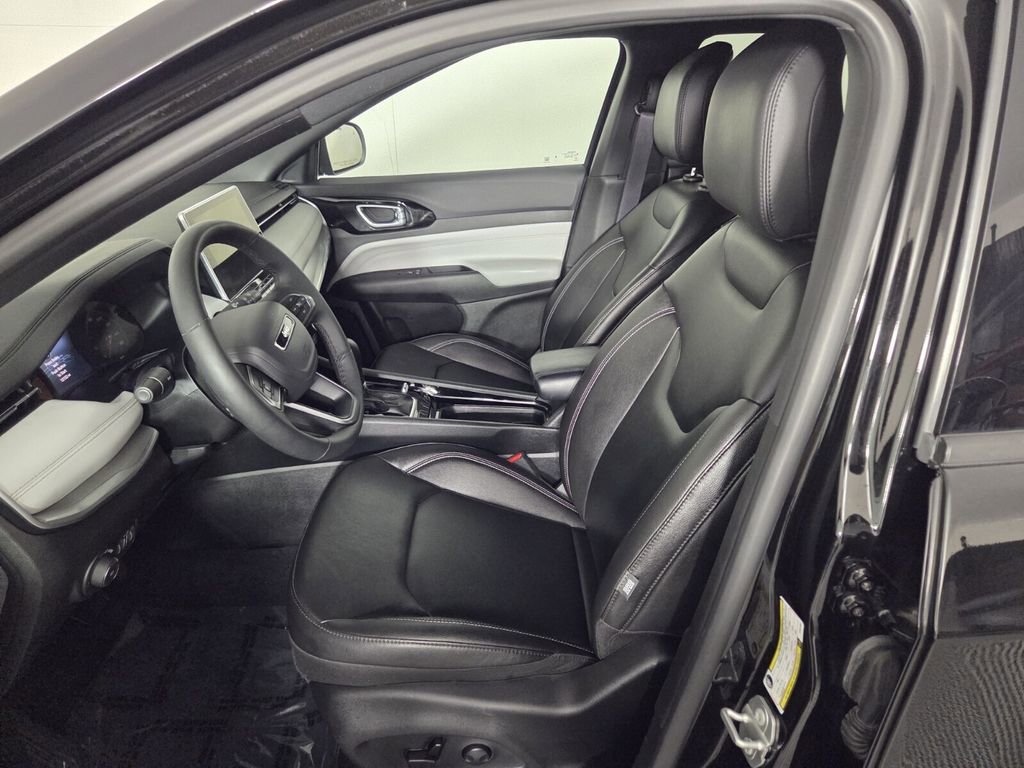 Certified 2025 Jeep Compass Limited image 11