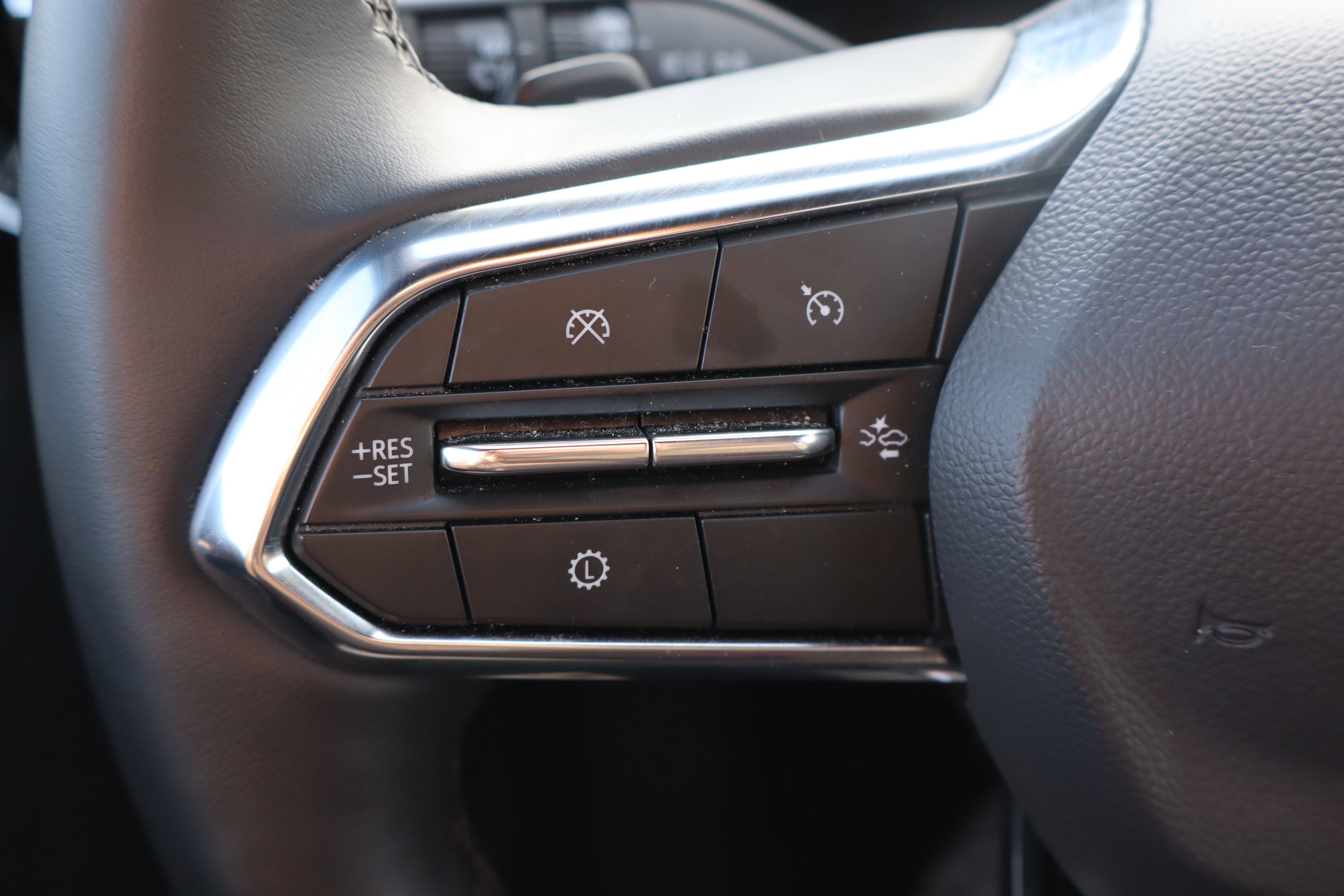 Used 2025 Chevrolet Equinox LT AWD/4WD image 18