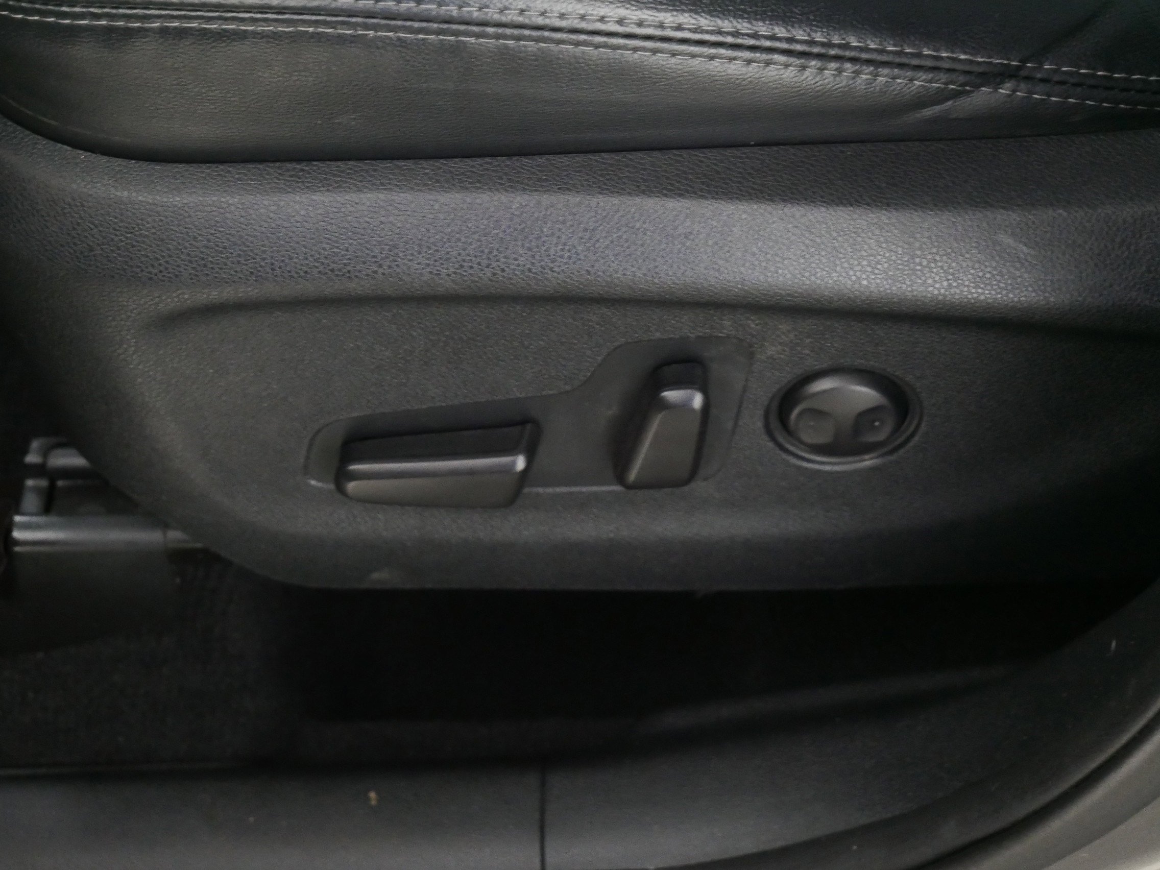 Used 2017 Kia Sorento EX w/ EX Advanced Touring Package image 20