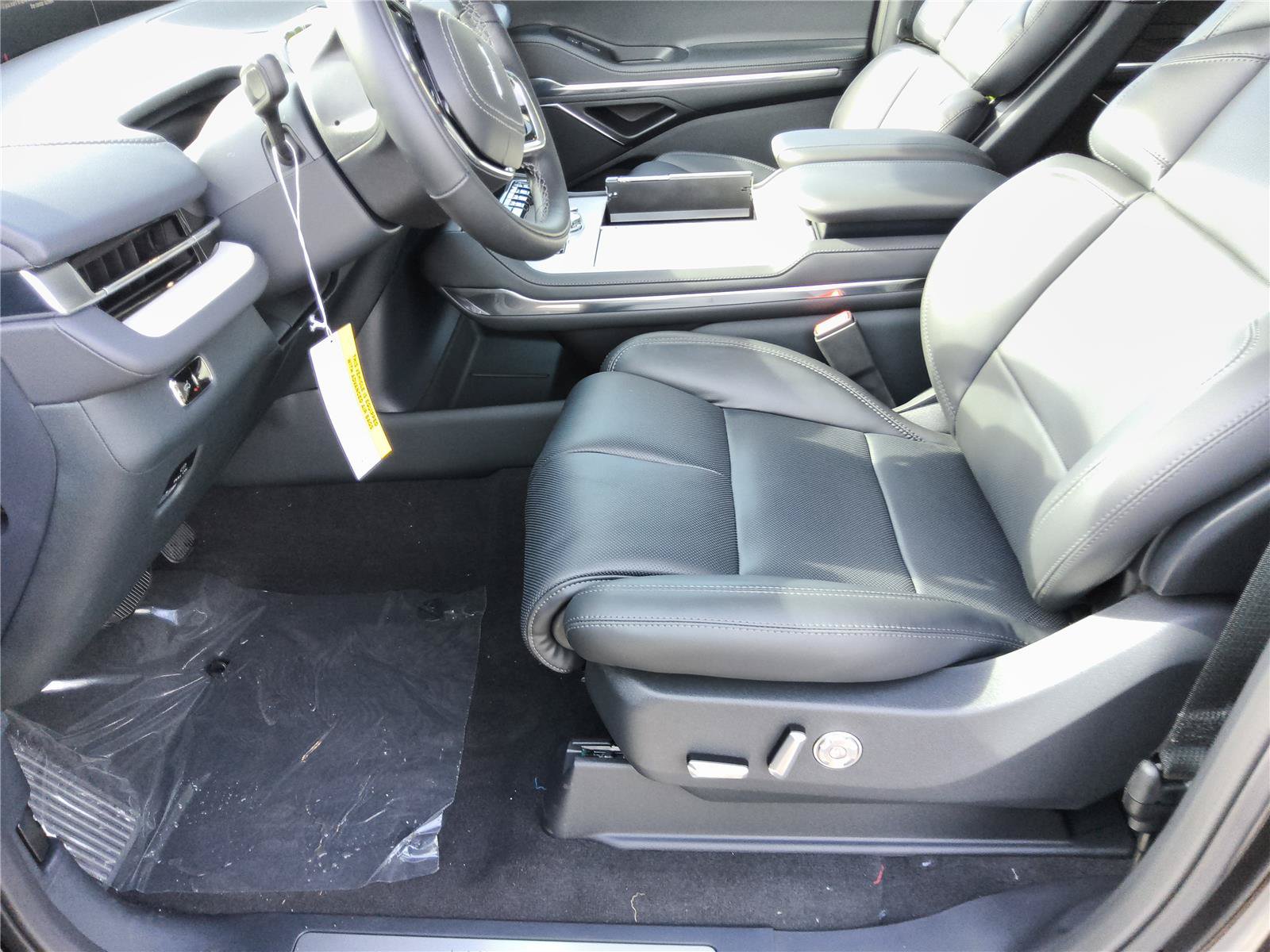 New 2027 Lincoln Navigator Premiere RWD image 13