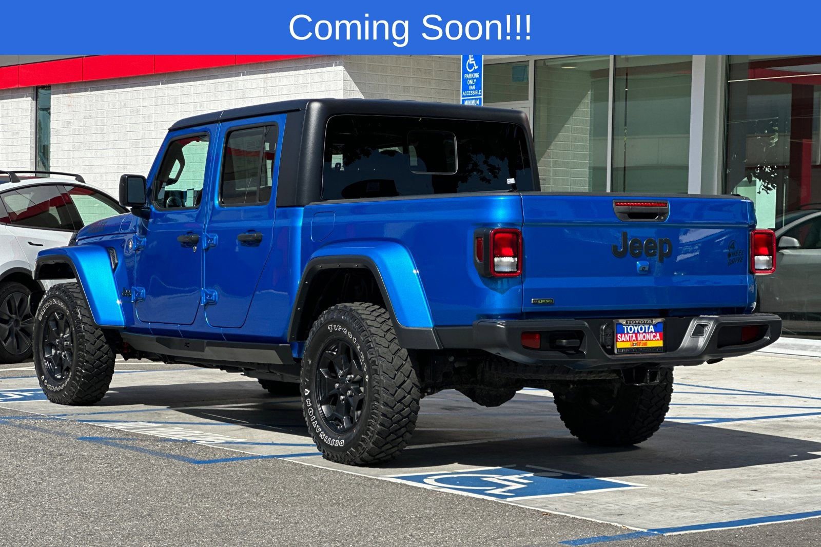 Used 2022 Jeep Gladiator Sport AWD/4WD image 6