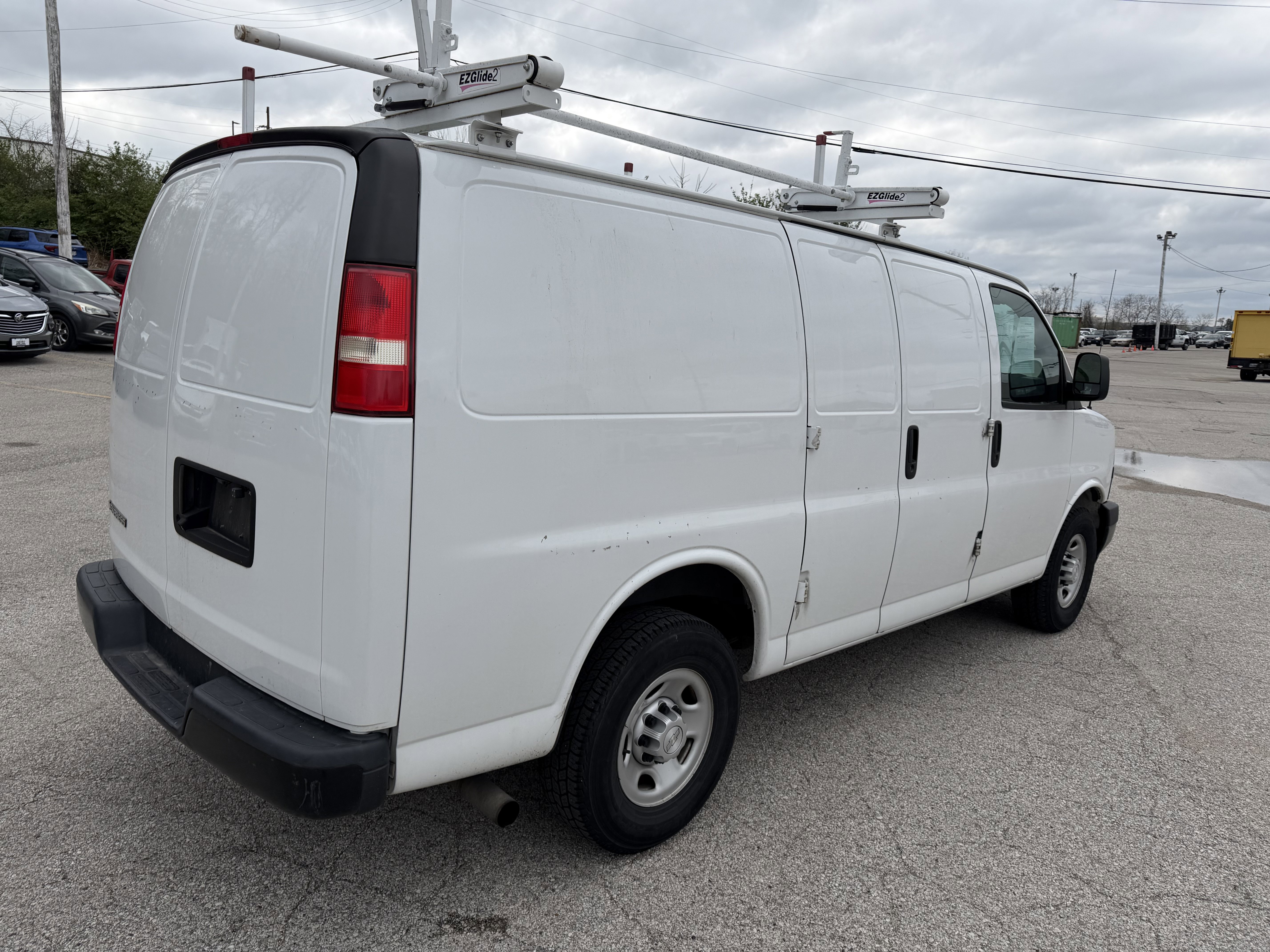 Used 2018 Chevrolet Express 2500 w/ Driver Convenience Package image 7