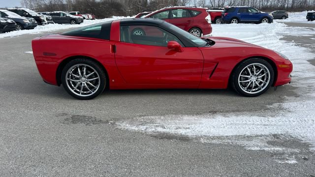 Used 2007 Chevrolet Corvette Coupe w/ Preferred Equipment Group RWD image 2