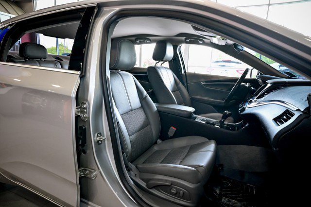 Used 2019 Chevrolet Impala LT FWD image 29