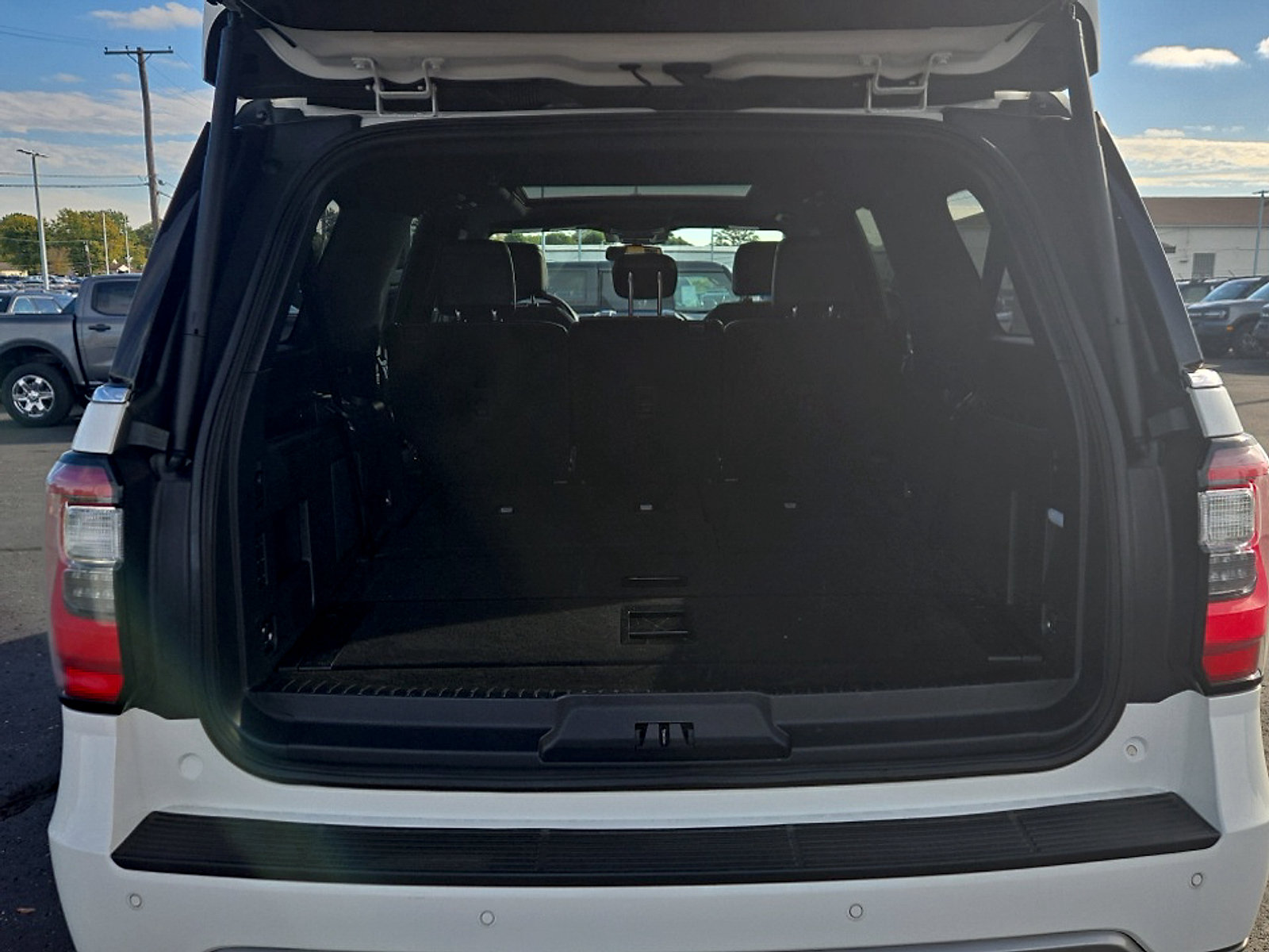 Used 2021 Ford Expedition Max Limited AWD/4WD image 24