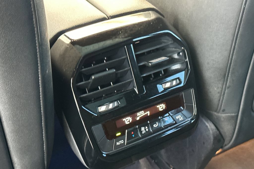 Used 2024 BMW iX xDrive50 w/ Sport Package AWD/4WD image 13