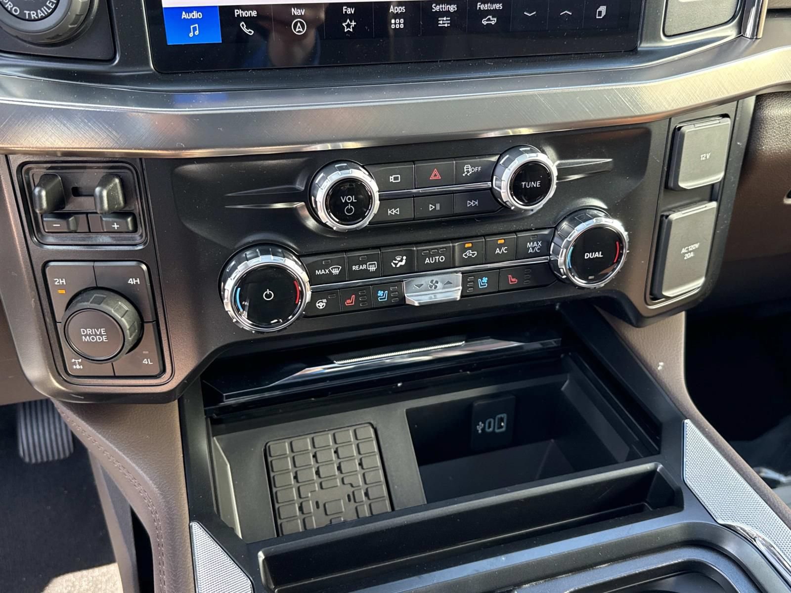 New 2026 Ford F350 King Ranch w/ Chrome Package AWD/4WD image 16